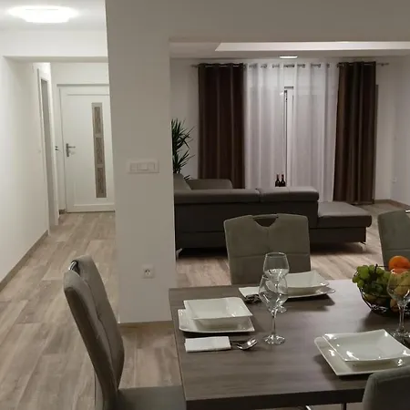 Srdarovic Apartamento *