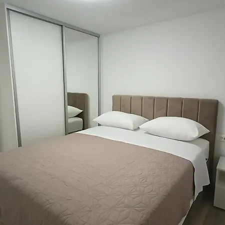Apartment Srdarovic *