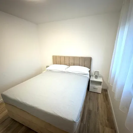 Apartment Srdarovic Drage