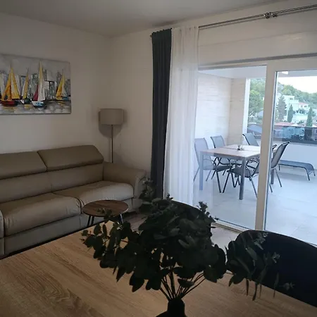 Apartment Srdarovic Drage
