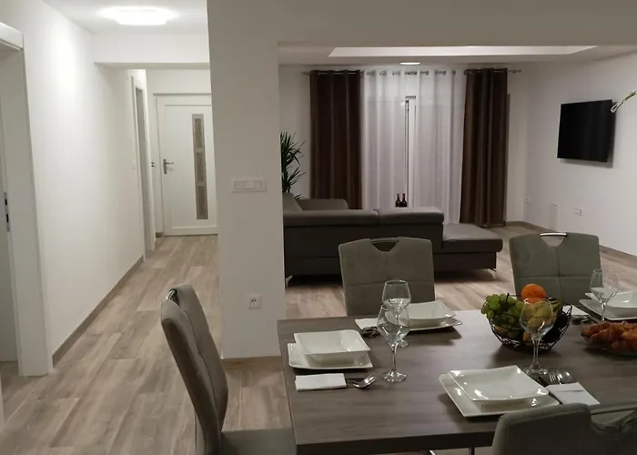 Srdarović Apartament *